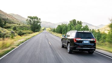 2020 GMC ACADIA: Style and roominess in a trimmed-out wrapper is hard to beat